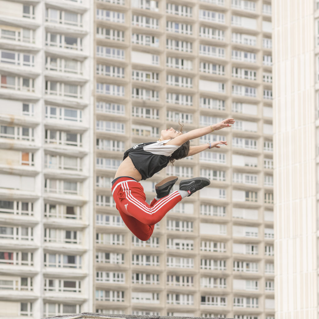 saut donnant l'impression d'être en lévitation