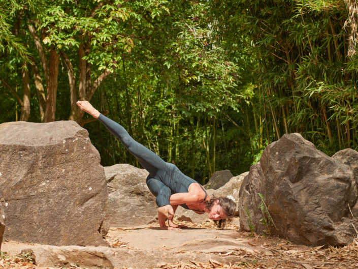 Handstand dans un parc parisien